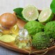 Taze bergamot meyvesi ve esansiyel yağ damlacıkları